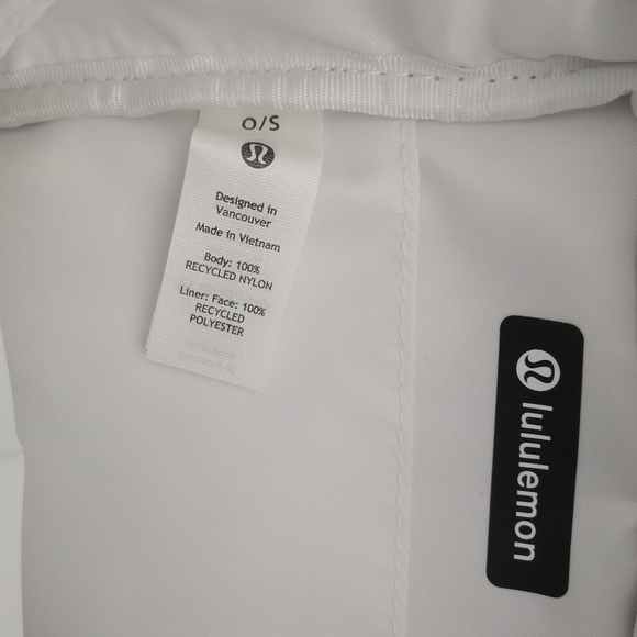 lululemon Easy Access Crossbody 'Manifesto' Print Black and White Purse - Picture 7 of 9